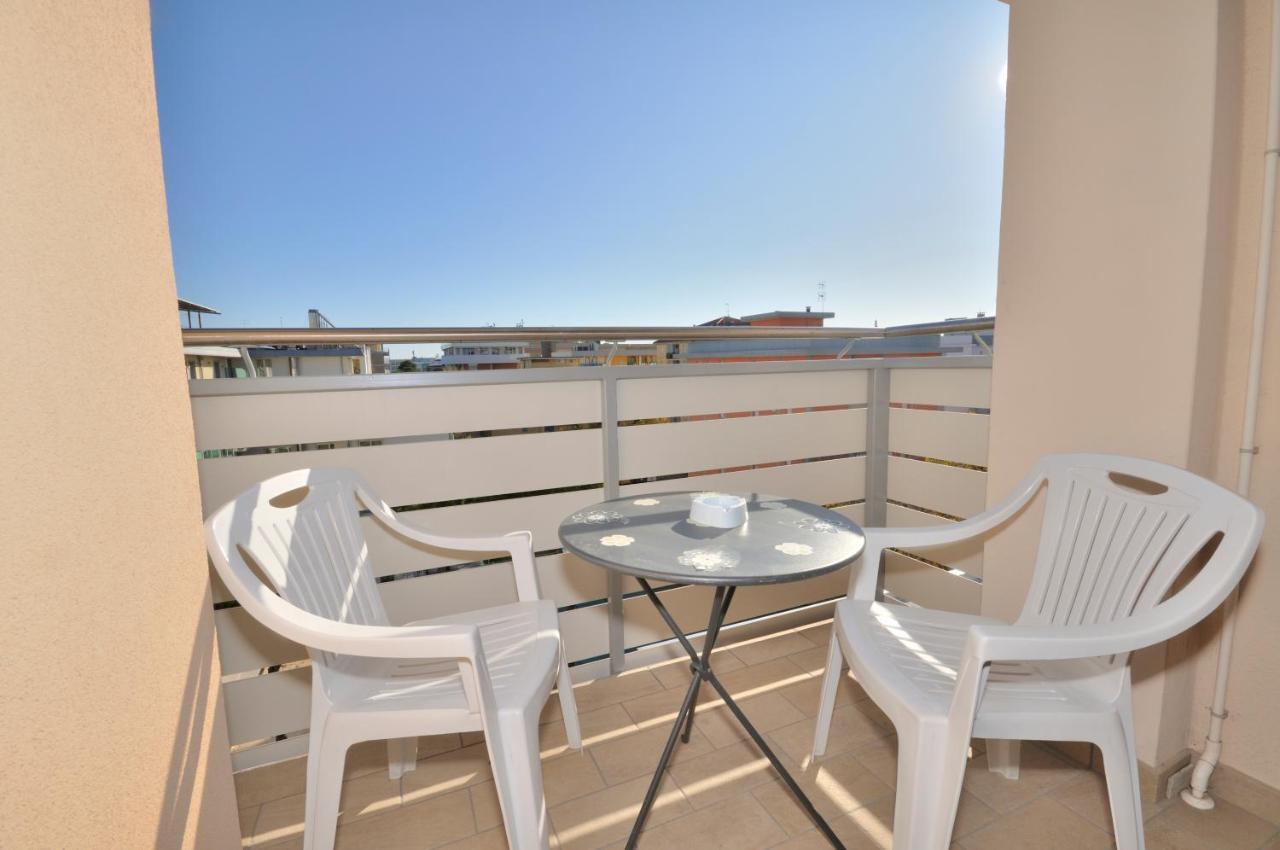Condominio Bristol Bibione Eksteriør billede